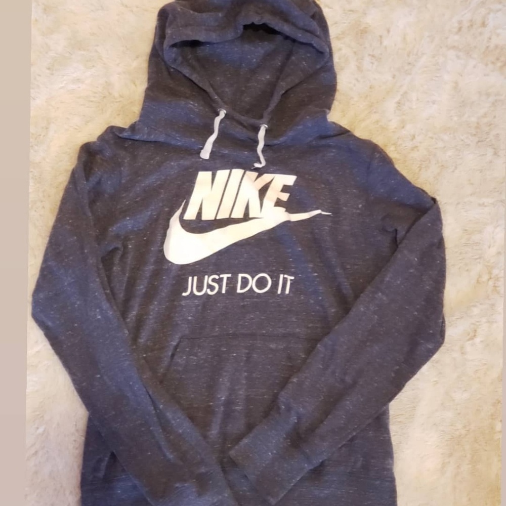 Nike pull over
